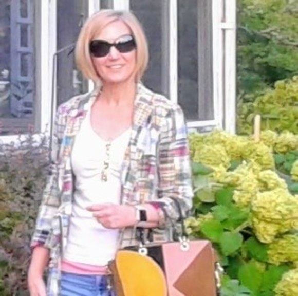 Meet your Posher, Doreen - Picture 1 of 1